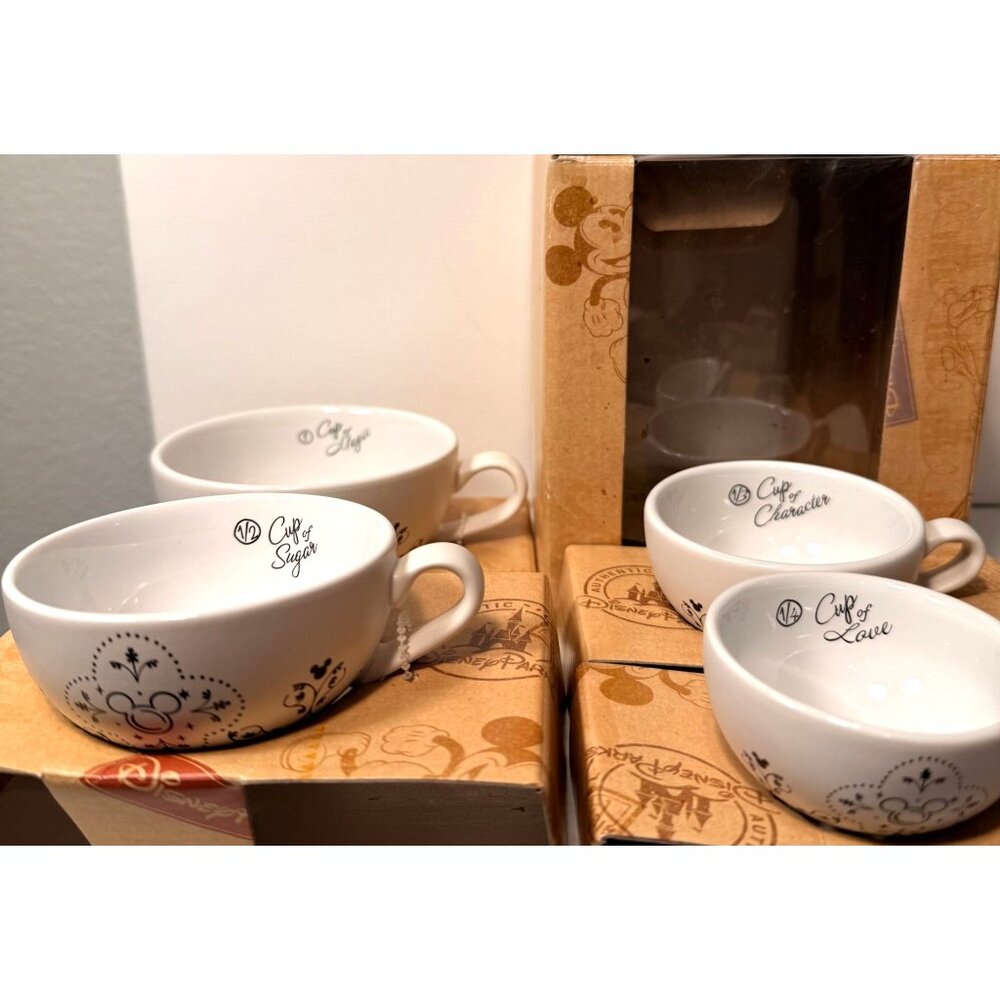 Disney MIckey Gourmet Ceramic Measuring Cups Complete set of 4 NIB